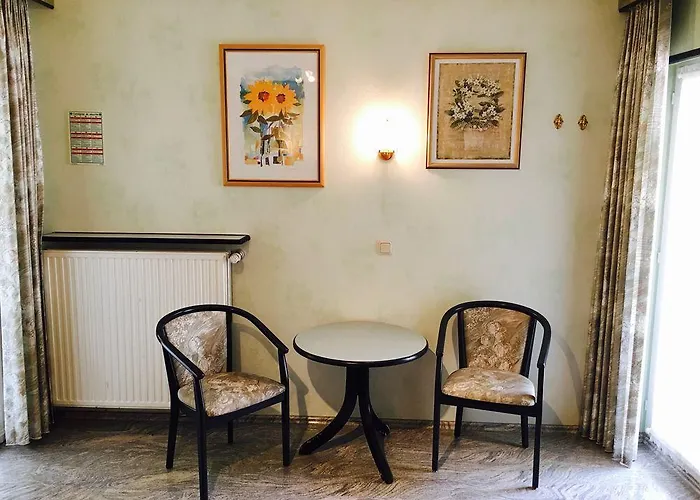 Du Chateau Szálloda 3*