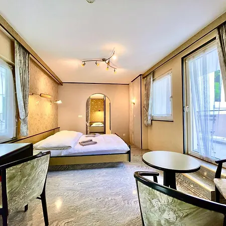酒店 Du Chateau - Breakfast Not Included 3*