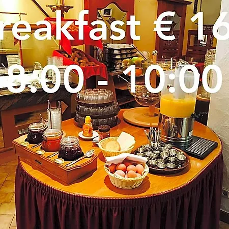 Du Chateau - Breakfast Not Included