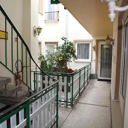 Bed & Breakfast Du Chateau - Breakfast Not Included Ξενοδοχείο