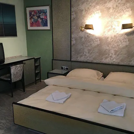 Du Chateau فيانْدْنْ