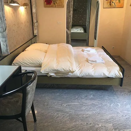 Ξενοδοχείο Bed & Breakfast Du Chateau - Breakfast Not Included 3*