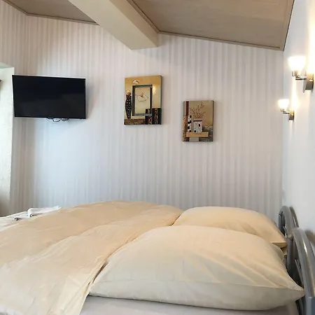 Ξενοδοχείο Bed & Breakfast Du Chateau - Breakfast Not Included 3*