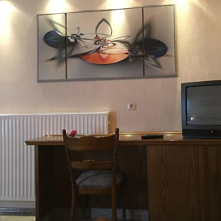 Du Chateau - Breakfast Not Included 酒店 3*