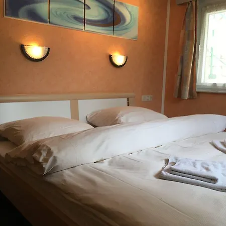 Bed & Breakfast Du Chateau - Breakfast Not Included Vianden