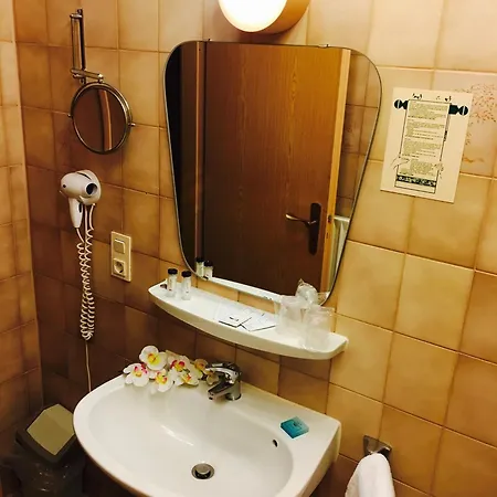 Bed & Breakfast Du Chateau - Breakfast Not Included 3*