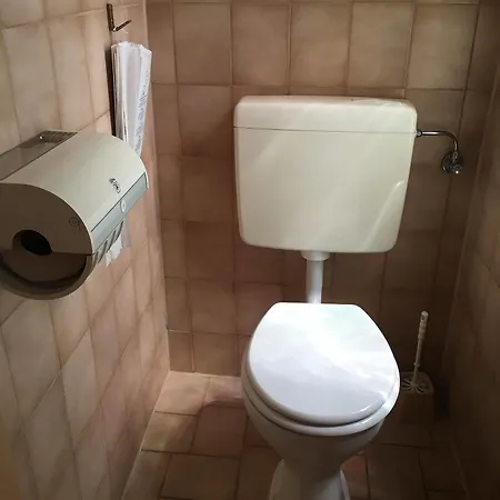 Du Chateau فيانْدْنْ