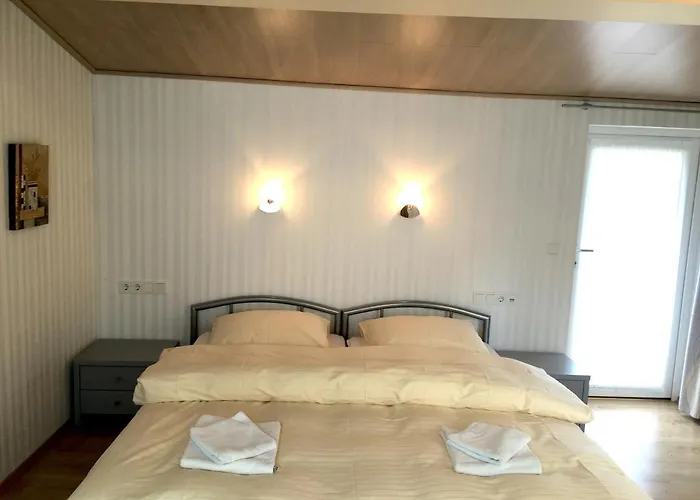 Du Chateau 3* فيانْدْنْ